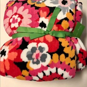 *SOLD* NWT Vera Bradley Blanket in Pixie Blooms